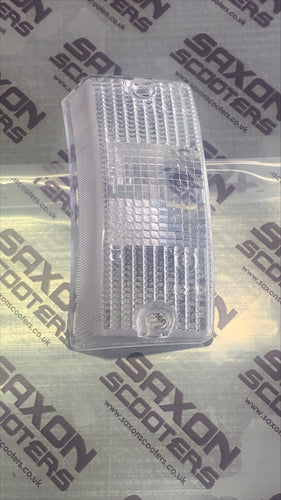 VESPA CLEAR FRONT NEARSIDE INDICATOR LENSE