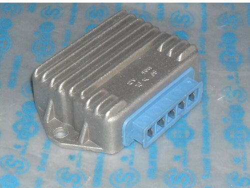 Vespa 5 Pin Regulator (96w)