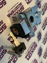 Load image into Gallery viewer, Vespa PX Seat Lock